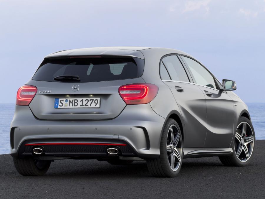  Mercedes-Benz A250 AMG Sport Package 2012 года  (фото 14 из 21)